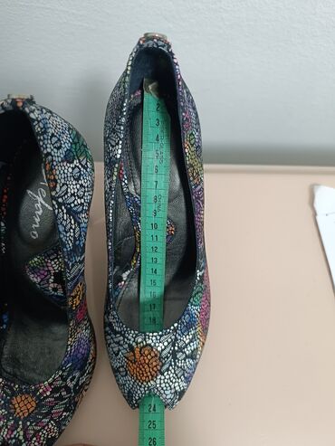 Salonke: Salonke, Stefano, 37 — 10