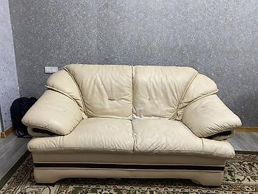 Прямые диваны: Прямой диван, Б/у — 11