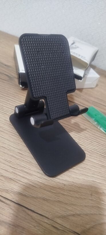 Mobil telefonlar üçün digər aksesuarlar: Stol üstü telefon tutacaqlar satılır isdeyen bu nömrəylə əlaqə — 22