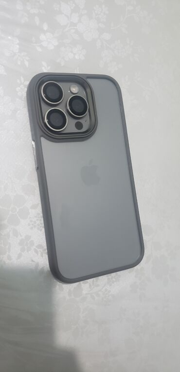 Apple iPhone: IPhone 15 Pro, Б/у, 256 ГБ, Natural Titanium, Защитное стекло, Чехол, Кабель, 88 %