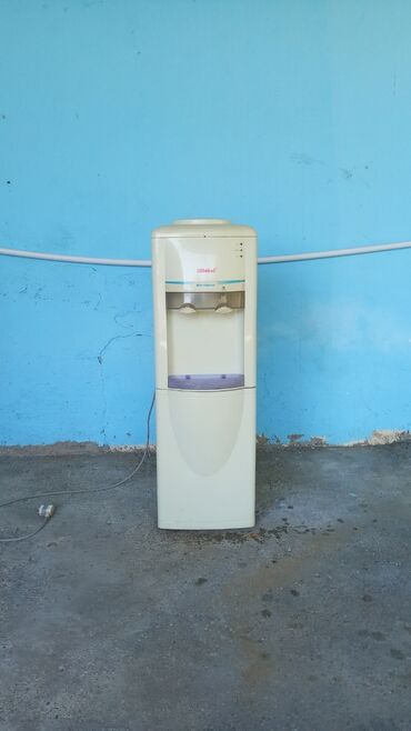 qazli su aparati: Dispenser İşlənmiş