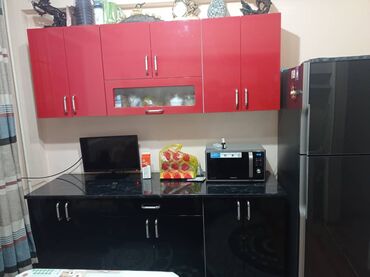 кухонная мебель каракол: Кухонный гарнитур, цвет - Красный, Б/у