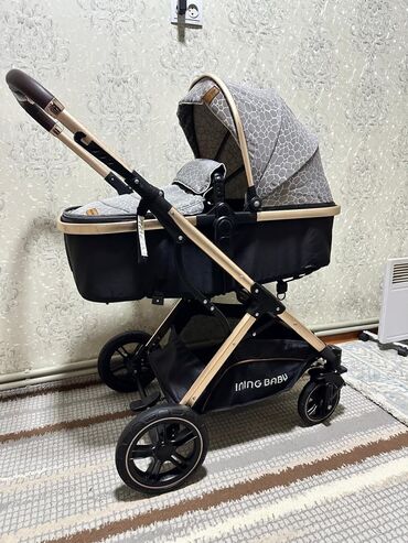 Коляски: Коляска, цвет - Серебристый, Б/у