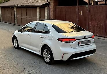 Toyota: Toyota Corolla: 2020 г., 1.8 л, Вариатор, Гибрид, Седан — 6