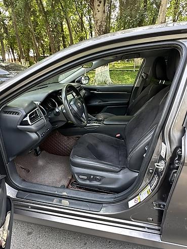 jac s7: Toyota Camry: 2018 г., 2.5 л, Вариатор, Гибрид, Седан — 7