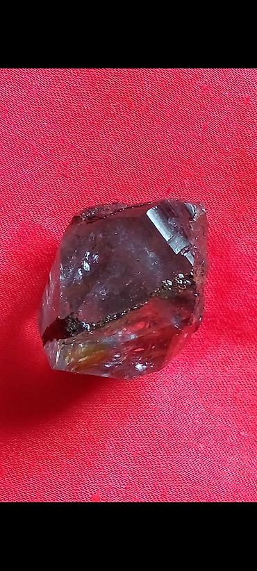 red dot: Prirodni kvarcni kristal – sirovi komad - Materijal: prirodni kvarc — 8