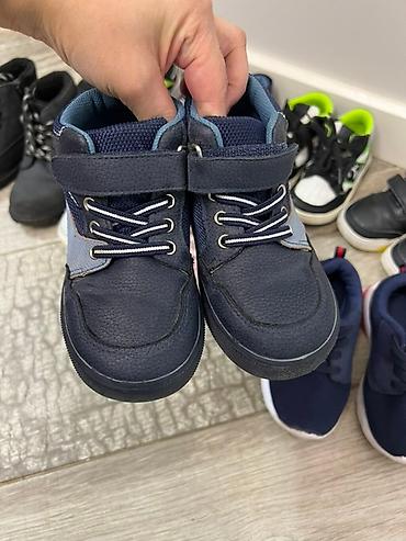 Детская обувь: Продаю!!! Детская обувь, б/у, но очень качественная и дорогая обувь ( — 8