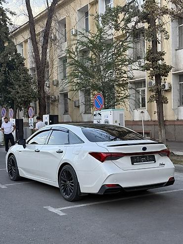 corolla 2016: Toyota Avalon: 2021 г., Гибрид, Седан — 3