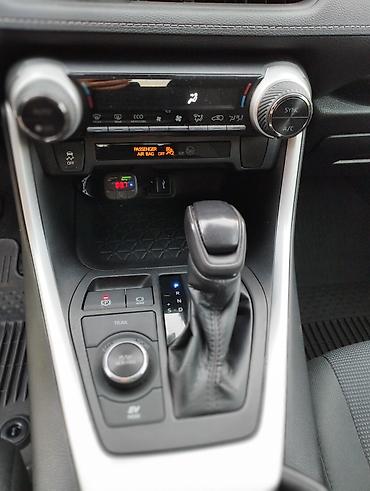 Toyota: Toyota RAV4: 2021 г., 2.5 л, Автомат, Гибрид, Кроссовер — 13