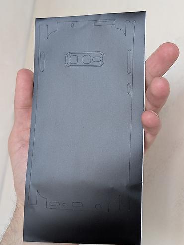 samsu: Защитная бронепленка для Samsung Galaxy S10e — комплект на заднюю — 1