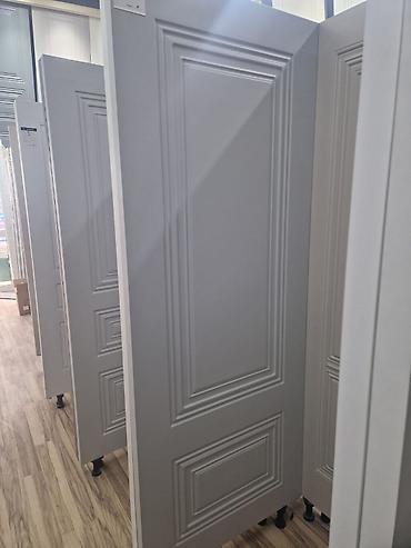 - Material: MDF əsaslı, mat boz rəngli qapı paneli - Üslub — 1