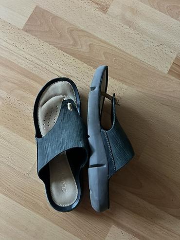Босоножки, сандалии, шлепанцы: Clarks qadın sandaleti - Model: Clarks rahat slip-on sandal - Rəng — 2