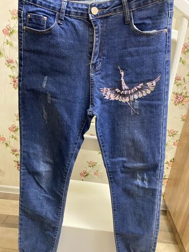 зеленые детские джинсы: Qadın üçün mavi denim cins şalvar. - Klassik beş ciblə: ön 2 cib