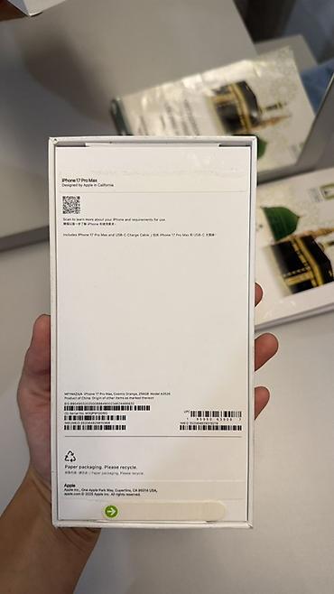 macbook m2: Продаю IPhone 17 pro max ФизSim в оранжевом цвете . В идеальном — 8