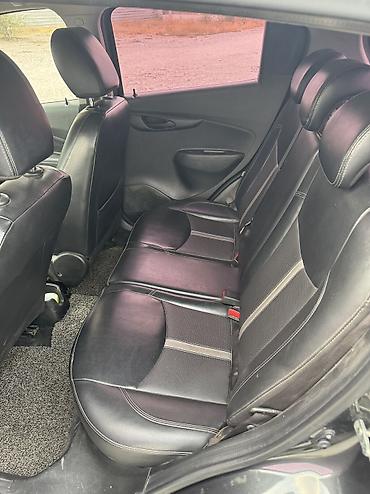 Chevrolet: Chevrolet Spark: 2018 г., 1 л, Вариатор, Бензин, Хэтчбэк — 10