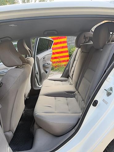 преви: Honda Insight: 2012 г., 1.3 л, Вариатор, Электромобиль — 9