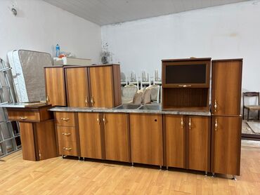 Divan və kreslo dəstləri: Metbex mebeli. ölçü 4.20sm. qiymet 320azn. üzerinde moyka