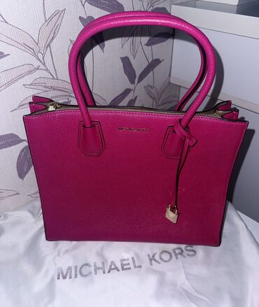 Çantalar: Əl çantası, Michael Kors