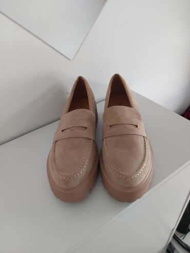 Loafers: Loafers, 38
