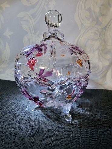 Ostalo posuđe: Nova bombonijera. Bombonijera nova,sve na njoj odsjaj od svetla — 4