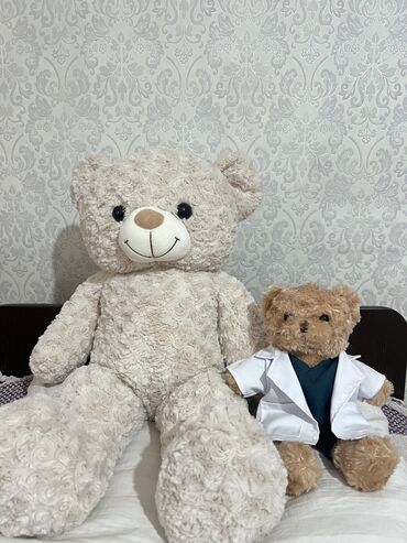 домик для барби: Продаю 2 милых плюшевых медвежонка 🐻❤️ • Совершенно новые • Подойдут