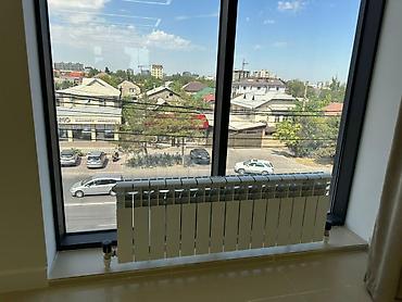 офисы бишкек: Аренда офисов, 100 м², В бизнес центре, С видом на горы, 1 линия, С оборудованием — 2