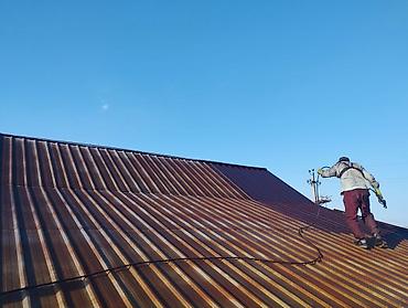 Другие строительные материалы: Покраска крыш, ворот, ангар, стен стаж работы 8,9 лет быстро — 11