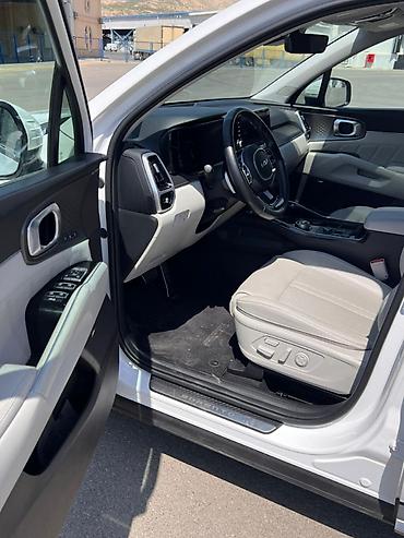 w210 oturacaqlar: Kia Sorento: 1.6 l | 2023 il Ofrouder/SUV — 5