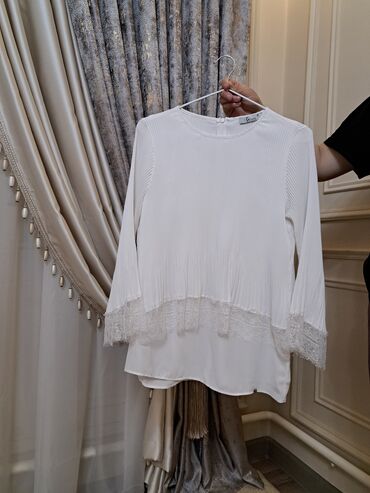 белый платье: Продаётся кофта 
надевала 1 раз