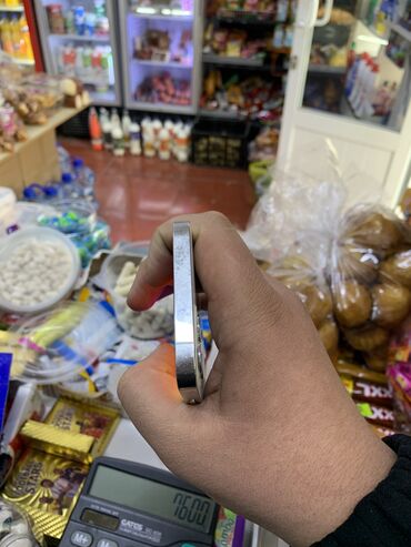 Apple iPhone: IPhone 12 Pro, Новый, 128 ГБ, Белый, Чехол, 78 % — 8