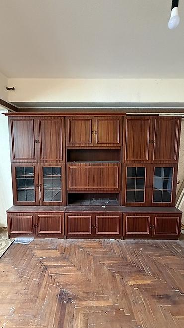 Klassik üslubda iri divar dolabı - Material: Ağac əsaslı panel, tünd