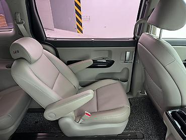 Kia: Kia Carnival: 2019 г., Минивэн — 11