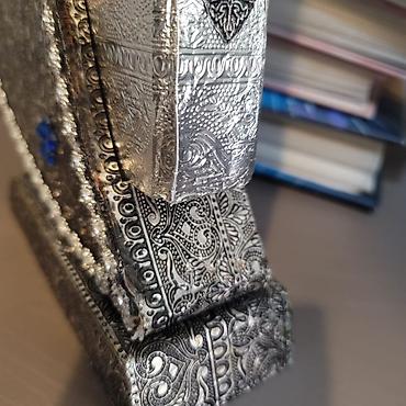 kitab sekilleri: Çərçivə Metal — 6