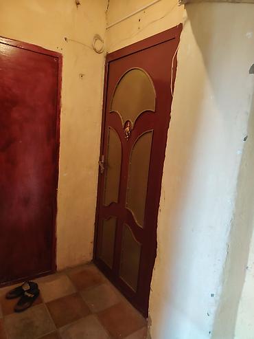 bakida hovuzlu kiraye evler: Cəlilabad şəhəri, 7 nömrəli məktəbin qarşısında 2ci mərtəbədə, 3 — 1