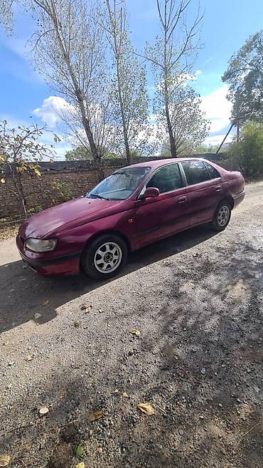 Toyota Carina: 1997 г., 1.8 л, Механика, Бензин, Седан