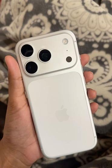 iphone 17 pro max бу: IPhone 17 Pro, Б/у, Серебристый — 1