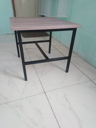 polovni okrugli trpezarijski stolovi: Desks, Rectangle, Metal, New