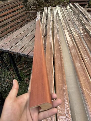 laminat döşəmə: MDF taxta rəngli plintus/profil zolaqları - Material: MDF əsaslı — 3