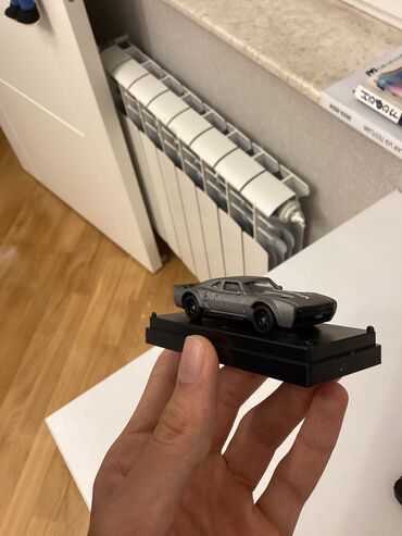 kinder oyuncaqlar: Dodge charger diecast