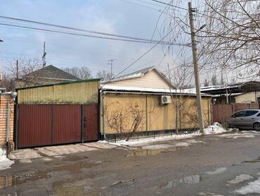 продаю дом цум: Үй, 140 кв. м, 4 бөлмө, Кыймылсыз мүлк агенттиги, Эски ремонт