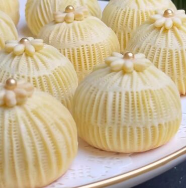 Un: Milli şirniyyatlar – əl işləri - Şəkərbura: Xəmir üzərində incə — 17