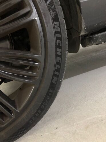 Disk təkərlər: Şin Michelin 275 / 40 / R 22