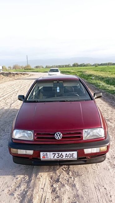 сабо на деревянной подошве: Volkswagen Vento: 1994 г., 1.8 л, Механика, Бензин, Седан