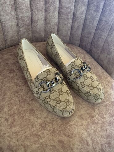Toy paltarları və aksesuarları: Gucci, Ölçü: 36, rəng - Bej, Yeni