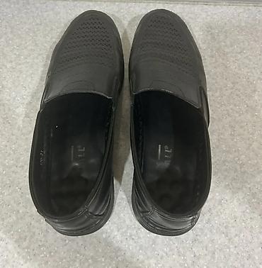 Mokasin və loferlər: Məhsul: Kişi mokasin ayaqqabısı - Rəng: Qara - Model: Slip-on — 2