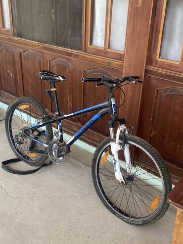 велик: Новый Городской велосипед Trek, 24", скоростей: 30, Платная доставка
