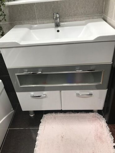 Hamam üçün lavabo və mebel dəsti Tərkib: - Seramik yuxarı lavabo
