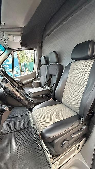 Жеңил жүк ташуучу унаа, Mercedes-Benz, Колдонулган — 9