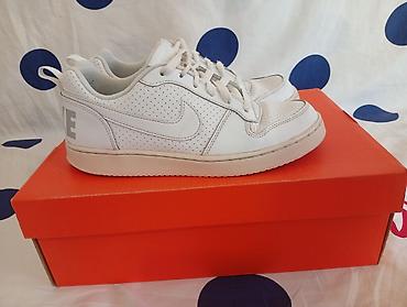dhgate balenciaga triple s: Nike bele patike – koža, perforirane Broj 38,5. Velicina kalupa 24 cm — 4
