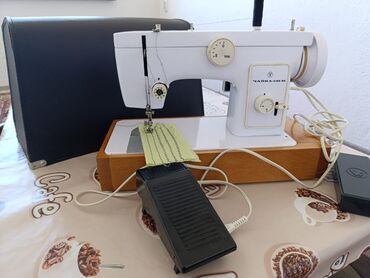 швейная оборудование: Швейная машина